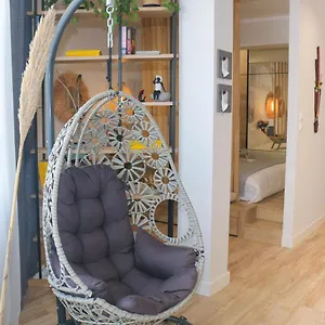 Luxury 80m2 With Balcony Downtown Apartment